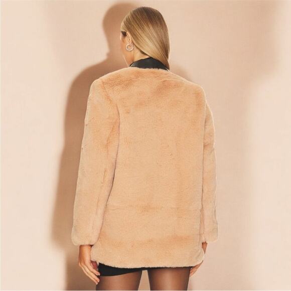 Steve Madden Myra Faux Fur Coat - Picture 4 of 9